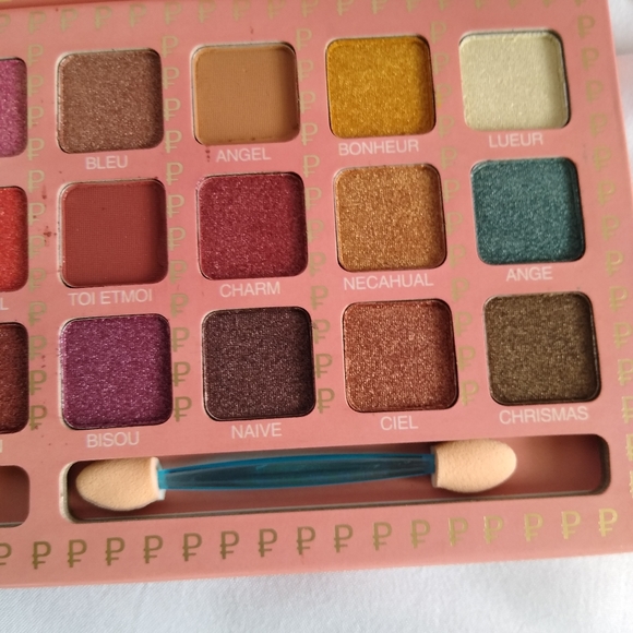 Corgi Eyeshadow Palette - Picture 4 of 9